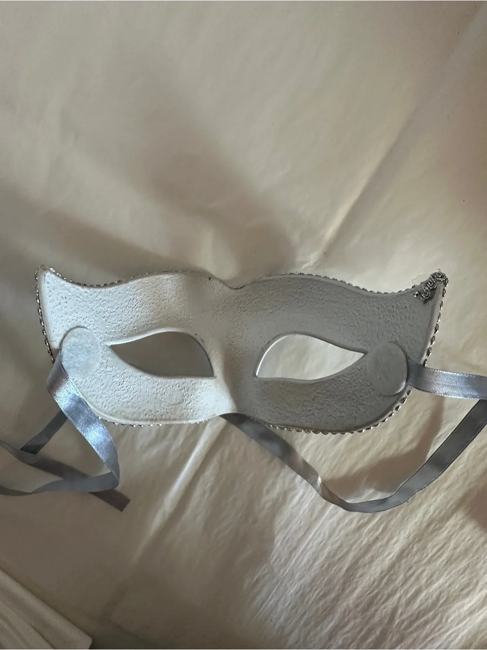 Silver Masquerade Eye Mask with Ribbon Ties NWOT